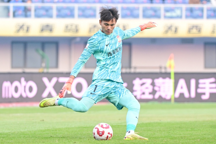 青岛西海岸对阵蓉城五场不胜 场均失3.2球创对手纪录