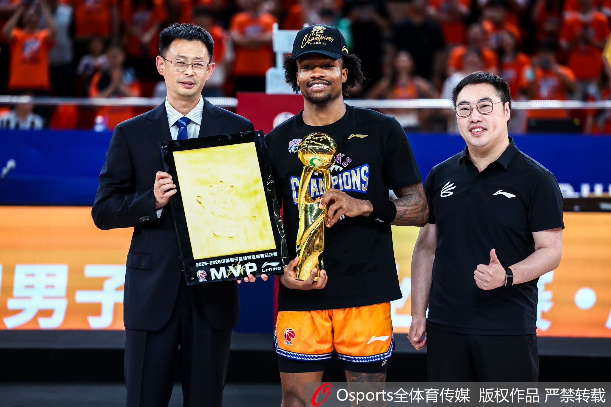 上海行使洛夫顿与古德温优先续约权,弗格、怀特塞德出局 上海行使洛夫顿与古德温优先续约权,弗格、怀特塞德出局