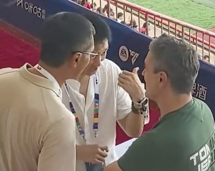 邵佳一安东尼奥同场考察河南 航海体育场见证1-1 邵佳一安东尼奥同场考察河南 航海体育场见证1-1