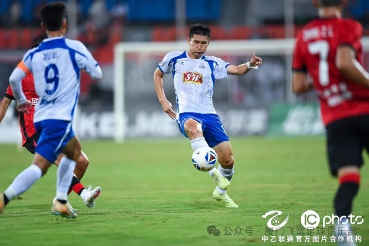 成都蓉城B队主场5-1逆转厦门飞鹭 崔巍进球难阻三连败 成都蓉城B队主场5-1逆转厦门飞鹭 崔巍进球难阻三连败