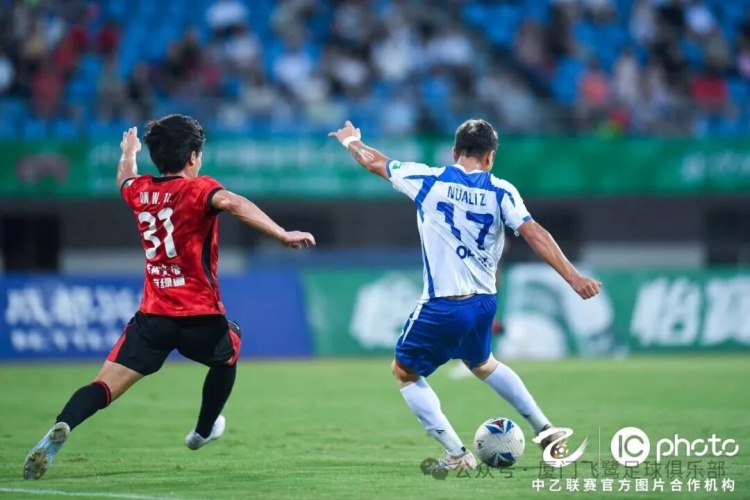 成都蓉城B队主场5-1逆转厦门飞鹭 崔巍进球难阻三连败 成都蓉城B队主场5-1逆转厦门飞鹭 崔巍进球难阻三连败
