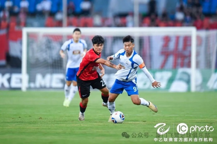 成都蓉城B队主场5-1逆转厦门飞鹭 崔巍进球难阻三连败 成都蓉城B队主场5-1逆转厦门飞鹭 崔巍进球难阻三连败