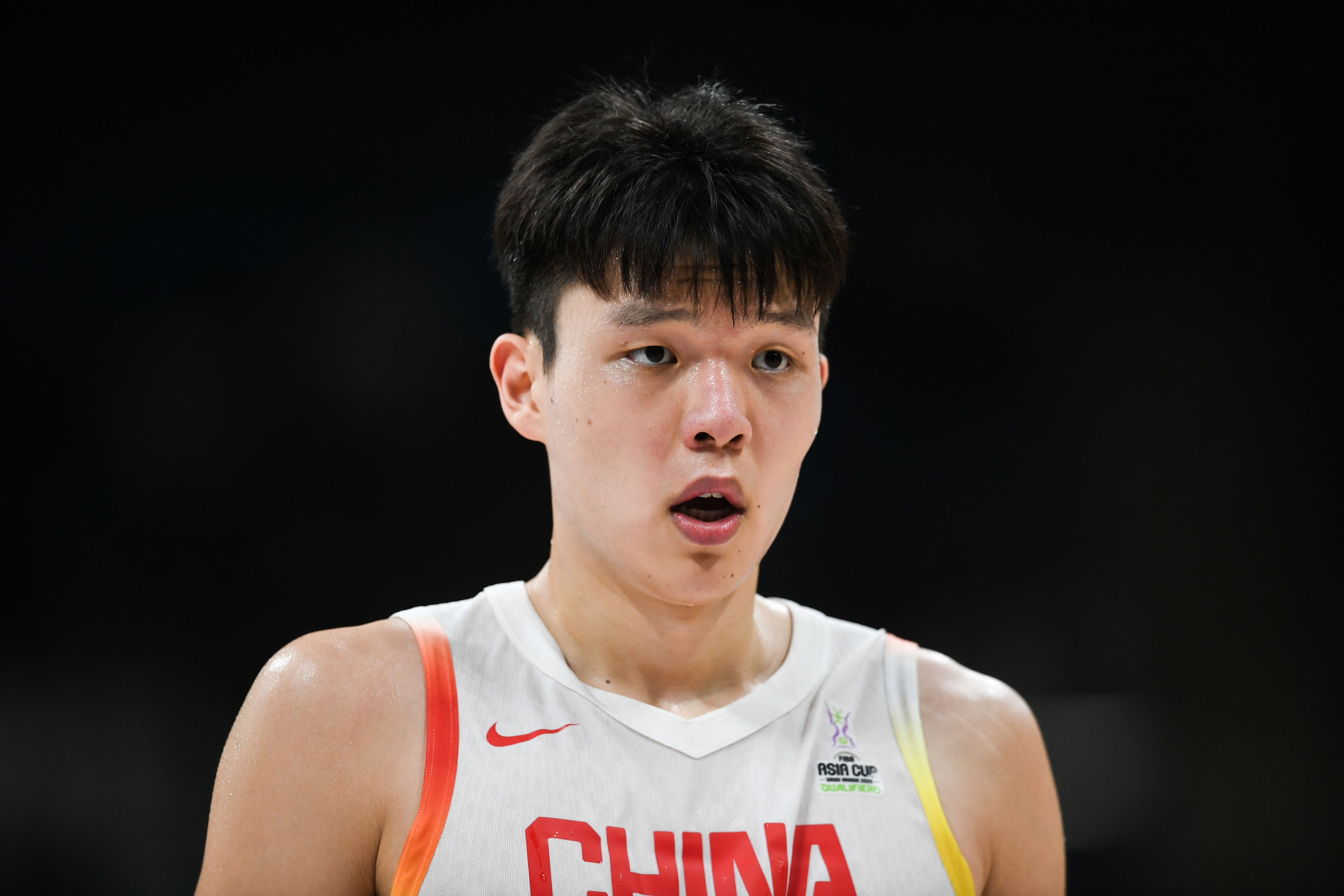 记者:郭导对杨瀚森使用完全不同了 发牌/顺下/组织是熟悉的瀚森
