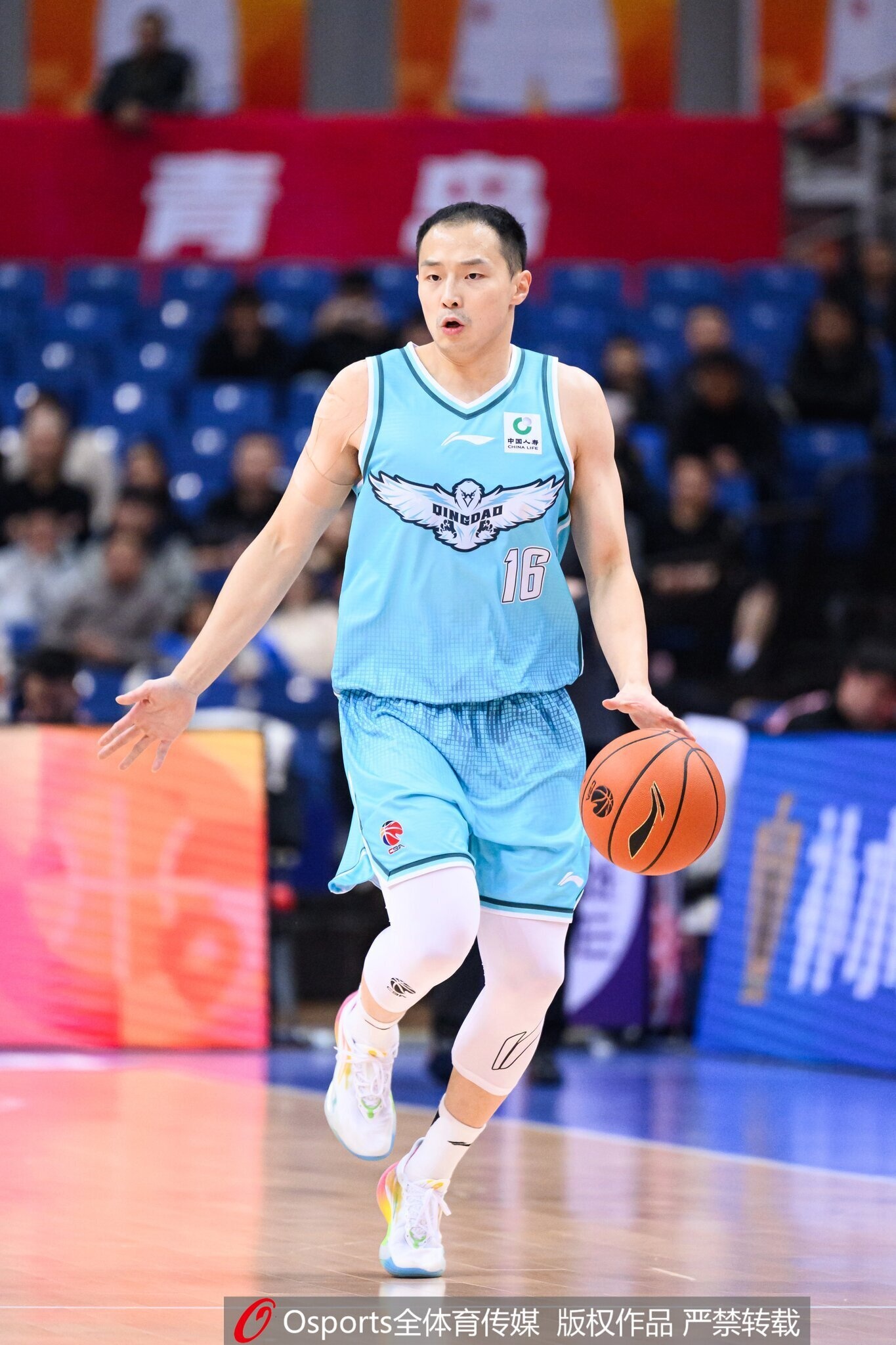 青岛注册13名球员:王奕博D类合同还剩两年 王睿泽续签3年C类合同