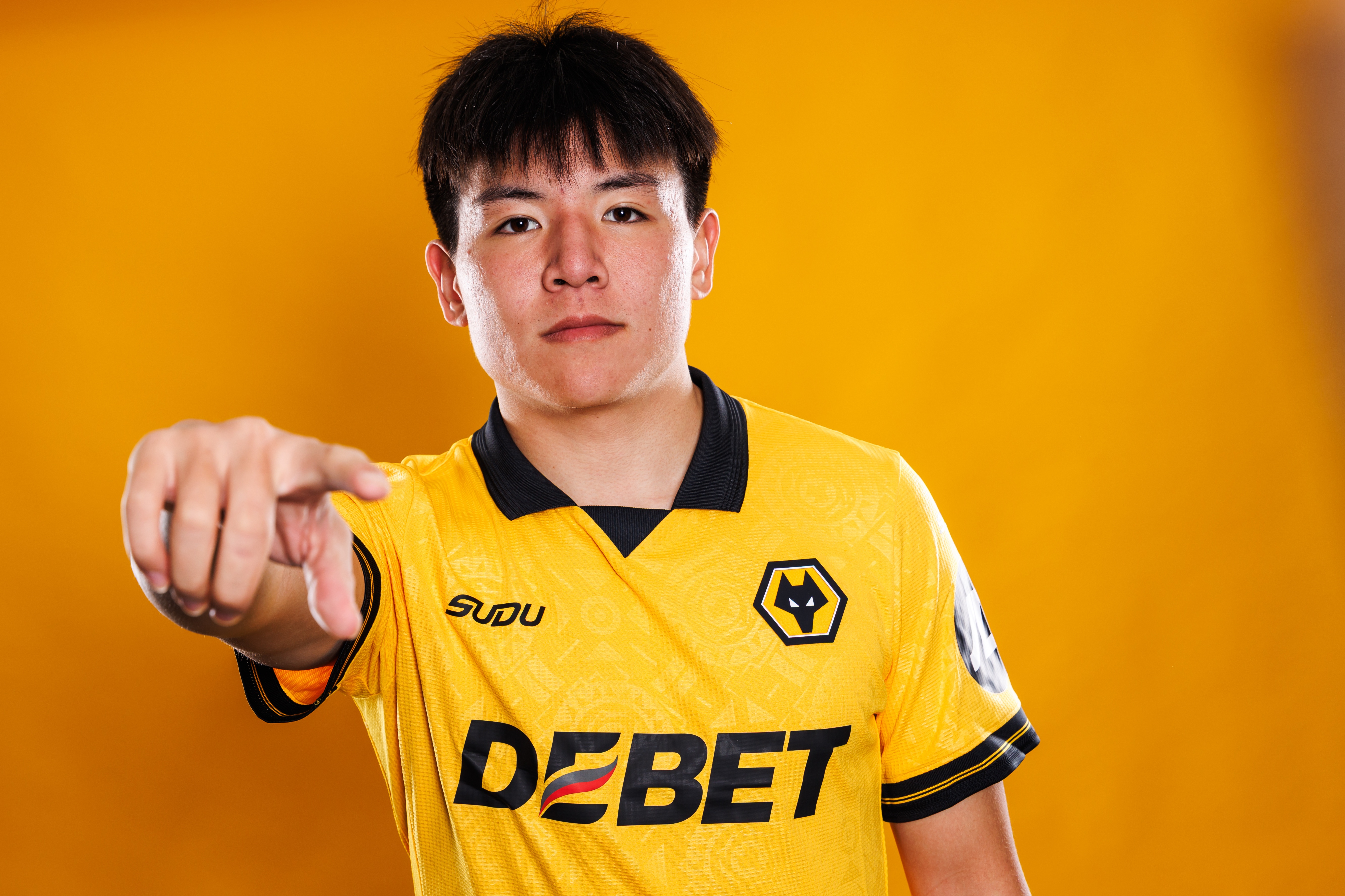 津媒：安东尼奥看重超龄球员经验，徐彬或将成被倚重的中场队员