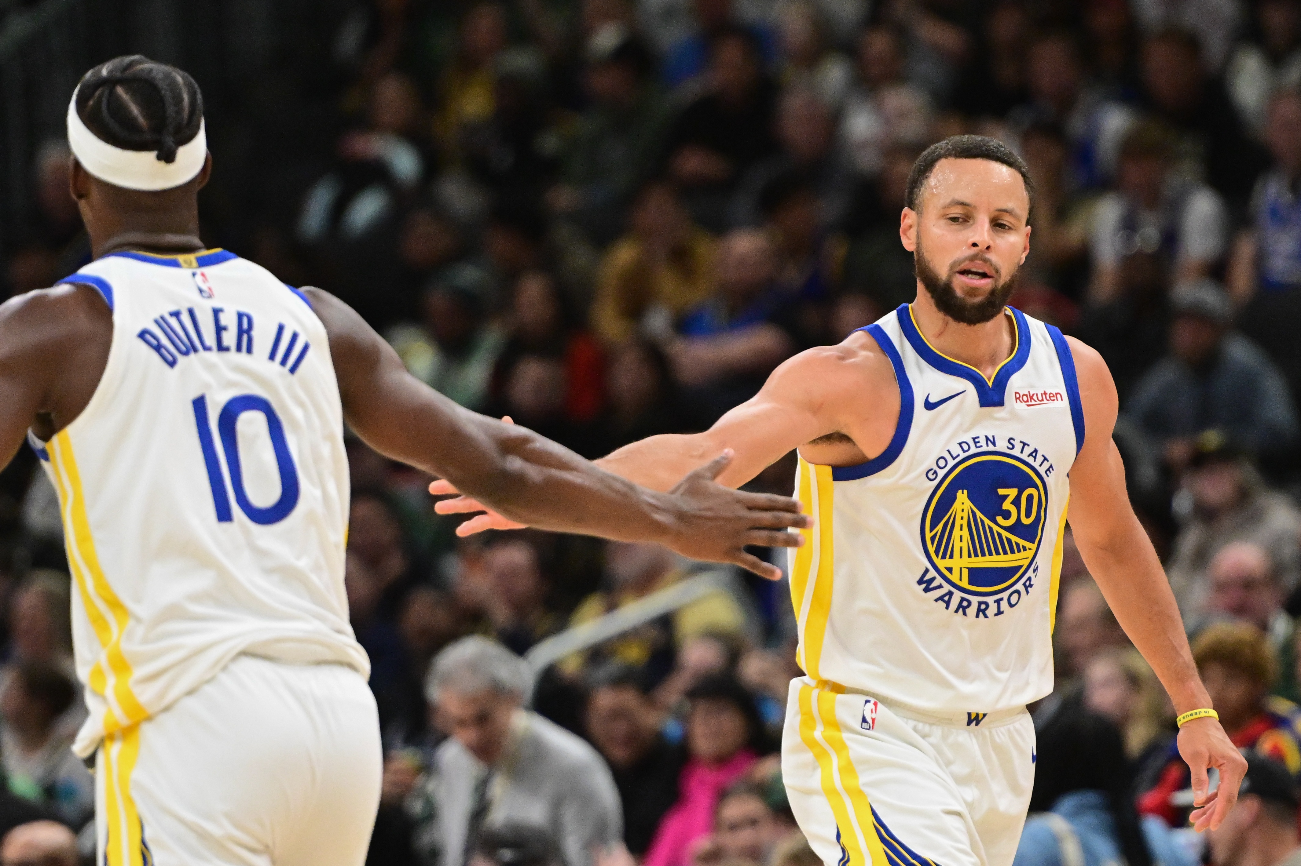 库里表忠心&勇士管理层反倒浪费库里巅峰期 双方信任危机或已产生 库里表忠心&勇士管理层反倒浪费库里巅峰期 双方信任危机或已产生