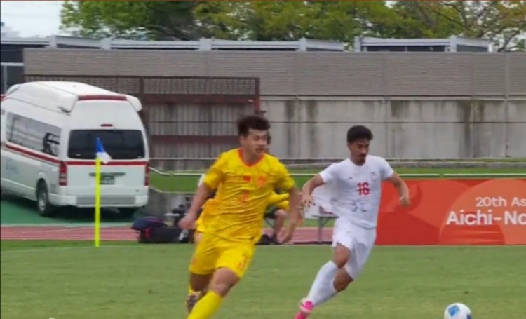 半场-U23国足0-0伊朗U23 U23国足控球率仅三成,3脚打门0射正 半场-U23国足0-0伊朗U23 U23国足控球率仅三成,3脚打门0射正